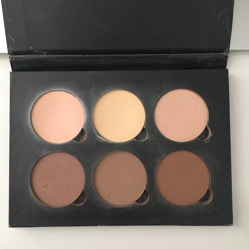 ABH contour kit in light medium